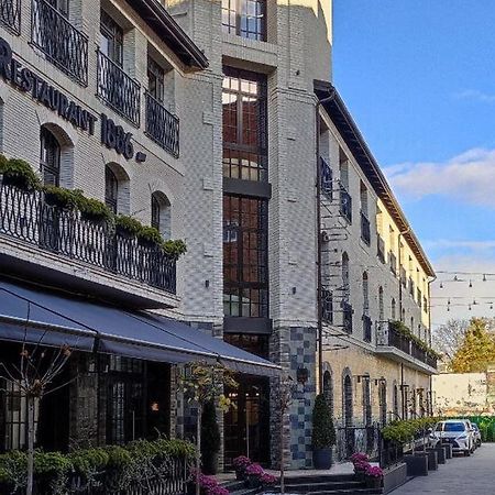 Victoria Deluxe Hotel تشيرنيفتسي المظهر الخارجي الصورة