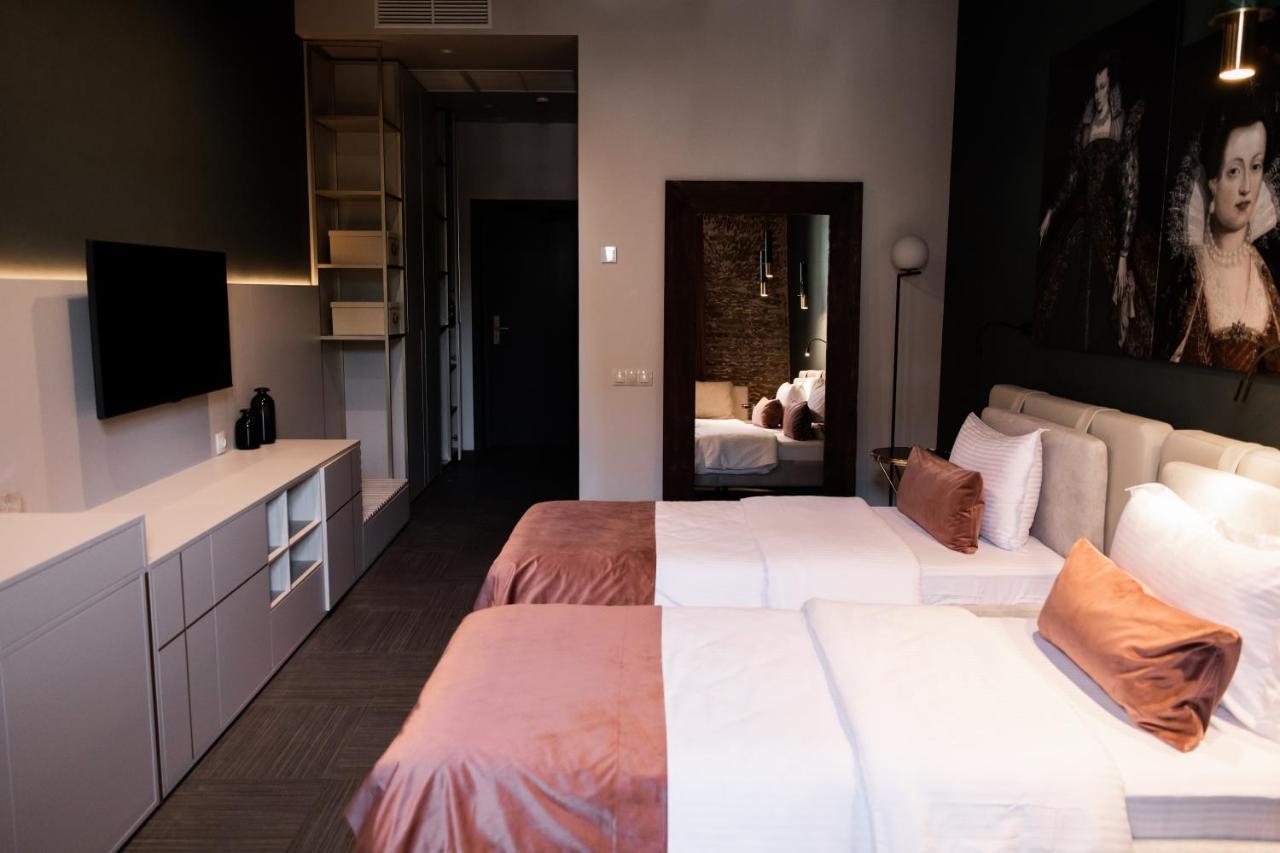 Victoria Deluxe Hotel تشيرنيفتسي المظهر الخارجي الصورة